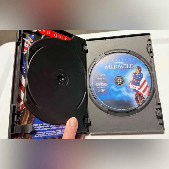 Disney’s Miracle Widescreen Edition DVD with Kurt Russel - Picture 4 of 4
